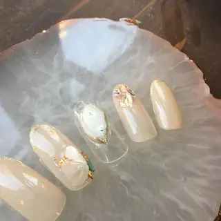 ネイル Nailsalon Charis.yuのネイルデザイン