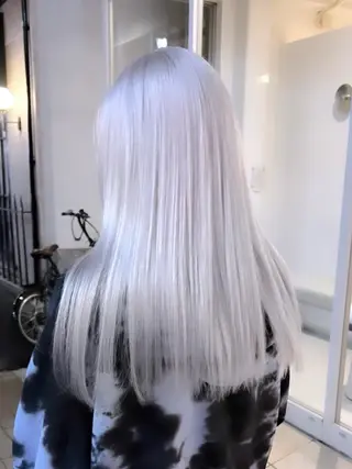 ロング カラー 艶ハイトーンブリーチ 🌈小林侑雅のヘアスタイル