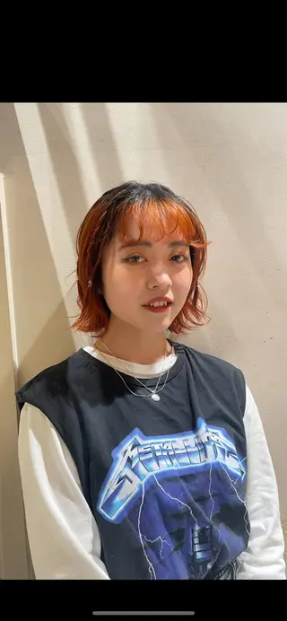 ミディアム カラー tomo🍒パーマ ハイトーン似合わせのヘアスタイル