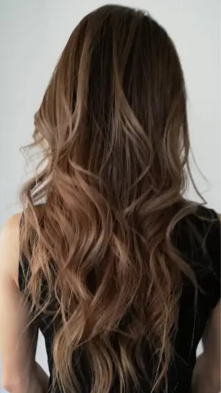 ロング カラー La.fleur ラ.フルールのヘアスタイル