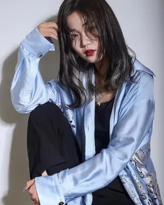 ロング カラー 伊藤 裕貴のヘアスタイル