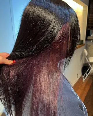 ロング カラー/ブリーチ 岸谷真幸のヘアスタイル