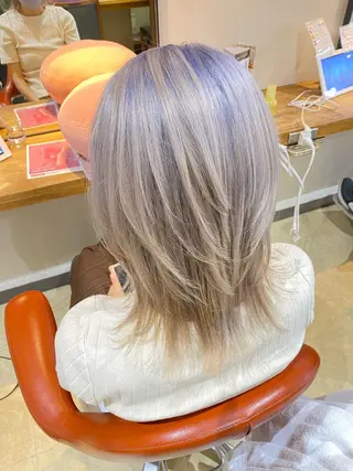 ミディアム カラー 斉藤 瞳のヘアスタイル