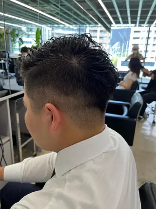 ショート メンズ ダブルカラー/ ケアブリーチ/クニトのヘアスタイル