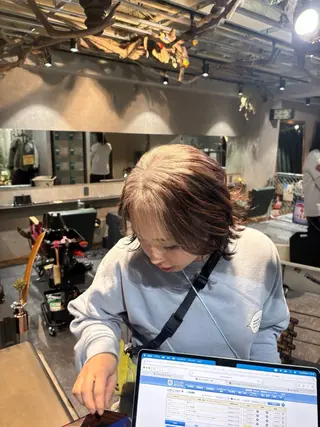 ミディアム カラー 🌱心斎橋🌱 カラー特化【ヒロム】のヘアスタイル