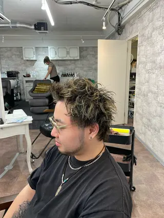 ショート メンズ フェードパーマ 新倉幸之助のヘアスタイル