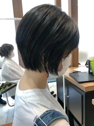 ショート ディレクター ノナカのヘアスタイル