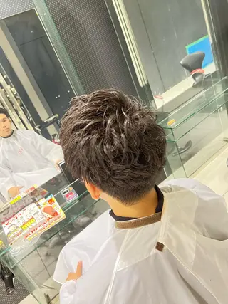 メンズ メンズパーマ特化サロンLond LOGAN所属・SEIYA メンズパーマ職人のヘアスタイル