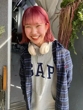 ミディアム カラー qiie/ワンカラー インナーカラーのヘアスタイル