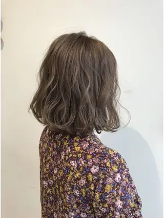 ミディアム カラー パーマ 森山 陽菜のヘアスタイル