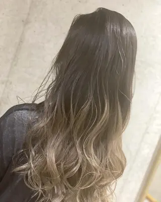 ロング カラー ヘアアレンジ 髪質改善×ハイトーン 中田啄也のヘアスタイル