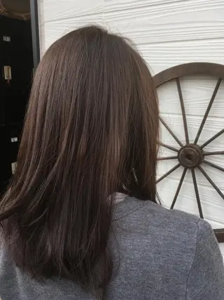 ミディアム ビヨウシツトリコ よねたにみなのヘアスタイル