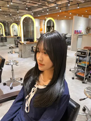 ロング カラー レイヤーカット/ うる艶カラー/ユイのヘアスタイル