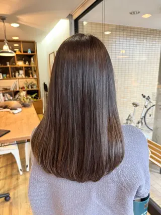ロング カラー ツキダテ ユイのヘアスタイル