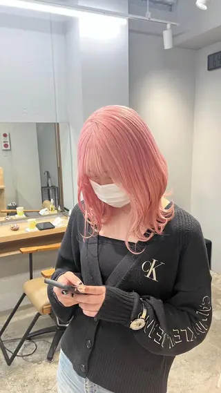 セミロング カラー SALOWIN柏Suite所属・柏最安値インナー/ イヤリング/岡本智樹のヘアスタイル