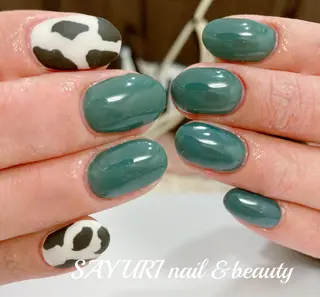 ネイル さゆりネイル&ビューティーサロン所属・古屋 早友里のネイルデザイン