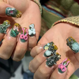 ネイル 🪐富島彩夏 /海外nail🪐のネイルデザイン