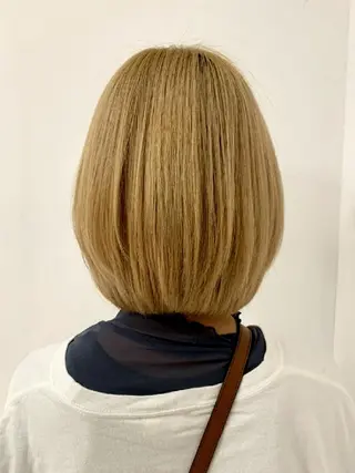 ショート カラー 坪井 佑美のヘアスタイル
