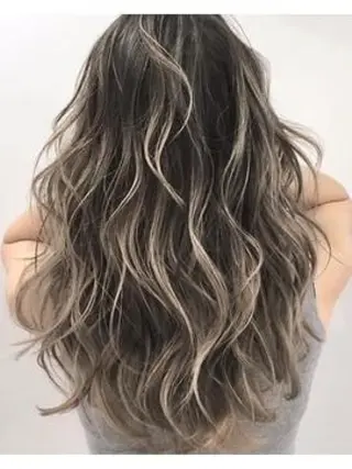 ロング カラー Lien 深井店のヘアスタイル