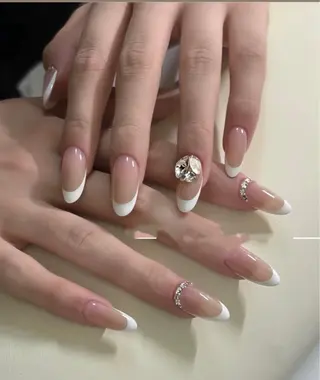 ネイル 長さ出し専門 パーツのネイルデザイン