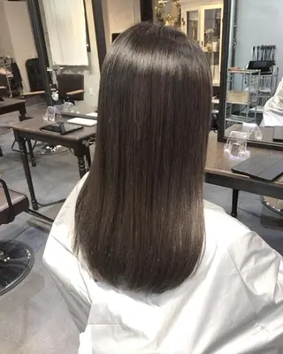 セミロング YUNA ユウナのヘアスタイル