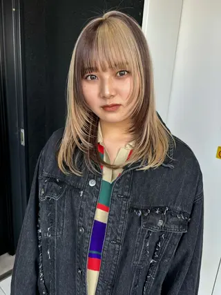 セミロング カラー 流行りのレイヤーカッ ト得意💖akariのヘアスタイル
