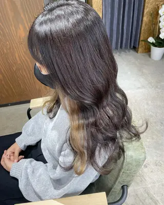 ロング カラー uru"所属・uru" すずきさゆりのヘアスタイル