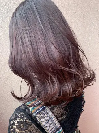 セミロング 淡色ふんわりhair 新宿satomiのヘアスタイル