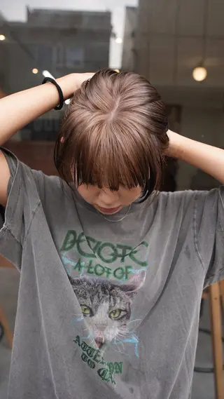 ミディアム ボブ/レイヤー/ ショートcovo代表のヘアスタイル