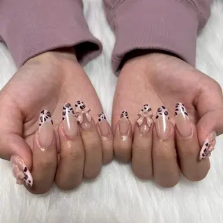 セミロング ・ タオのネイルデザイン