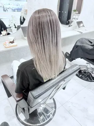 セミロング カラー 🌈派手髪ハイトーン 🌈鈴木亮太🌈のヘアスタイル