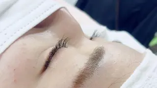 マツエク・マツパ 石渡このみ 🍊レイヤーカットのヘアスタイル