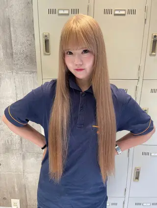 ロング カラー TENSHO 原宿　ハイトーンのヘアスタイル