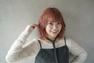 ミディアム カラー Ailes所属・たにしま ゆづきのヘアスタイル