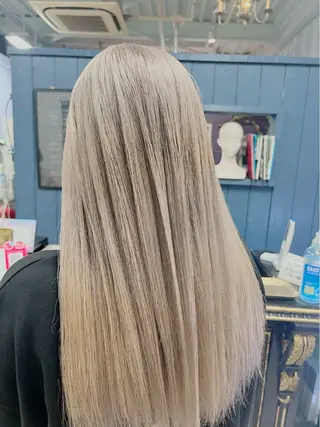 セミロング La Beaute所属・福山 明日哉のヘアスタイル