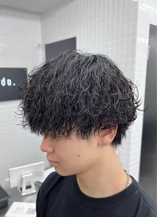 ミディアム メンズ Bei Licoldo.Atole  ベイリコルド アトリ所属・ブリーチ、縮毛 髪質改善　宮城一真のヘアスタイル