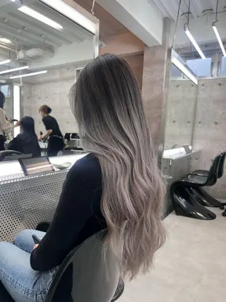 ロング カラー アンナ🦋海外ヘア バレイヤージュのヘアスタイル