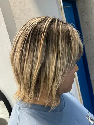 ミディアム teN+by ambleluxeのヘアスタイル