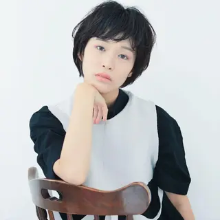 ショート milis 知崎春奈のヘアスタイル