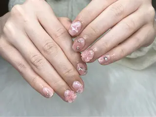 ネイル アイズ渋谷店所属・アイズ~is~渋谷店 hiyo🐈‍⬛のネイルデザイン