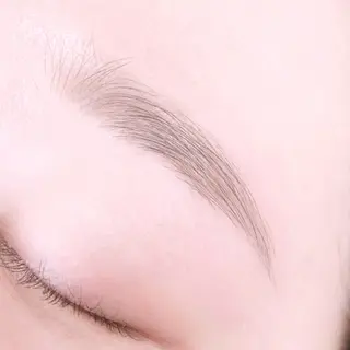 アイブロウ 𝐂𝐑𝐄𝐀/ 𝐦𝐚𝐡𝐨🌺のマツエク・マツパデザイン