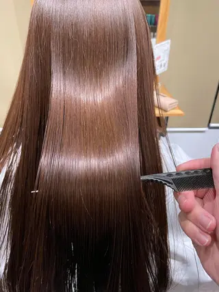 ロング Mavie hair所属・髪質改善×潤艶カラー ⭐️岡田崇彰のヘアスタイル