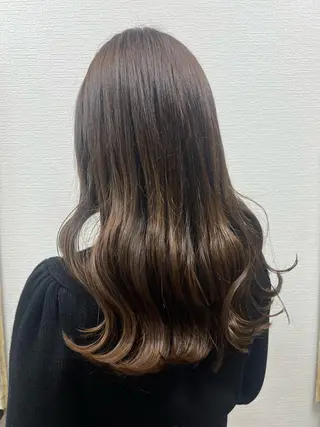 ロング カラー 三上 秋実のヘアスタイル