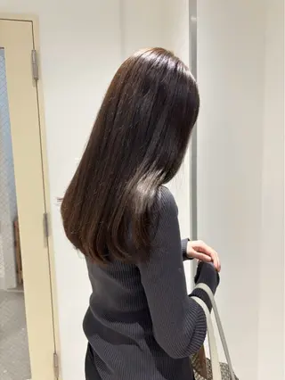 ロング カラー 阪本 桃のヘアスタイル
