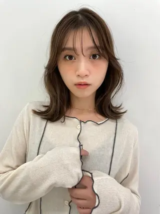 セミロング カラー 透明感カラーと映画 美容師/yujiのヘアスタイル