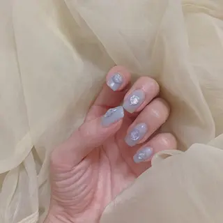 ネイル 𝘙𝘪𝘰𝘯𝘢 ...🕯🤍のネイルデザイン