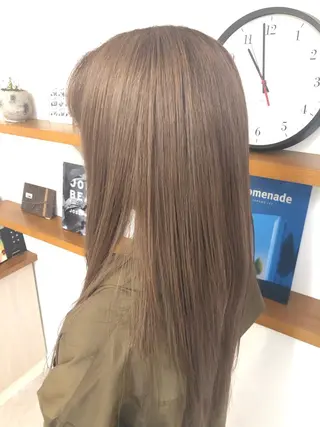 カラー リンダ所属・ベージュ/顔周り カット/スズキのヘアスタイル