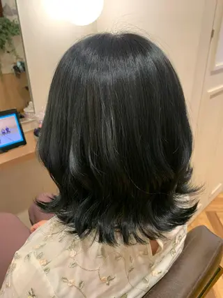 ミディアム カラー u n aのヘアスタイル