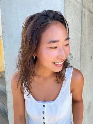 ミディアム パーマ モダーン北鎌倉所属・中溝 アカリのヘアスタイル