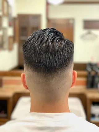 ショート HIRO銀座　バーバーショップ丸の内所属・ヒロ銀座 林のヘアスタイル